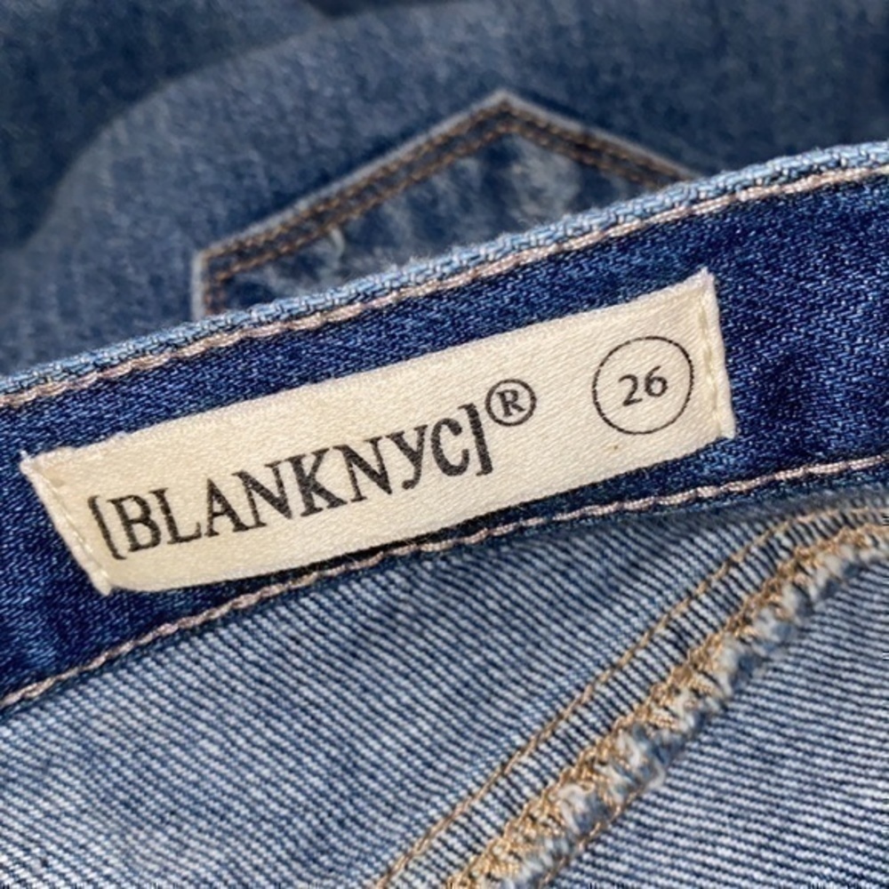 Blank Nyc Zip Front Raw Hem Denim Miniskirt In People Champ Blue NEW w/tags (26) - Picture 5 of 12